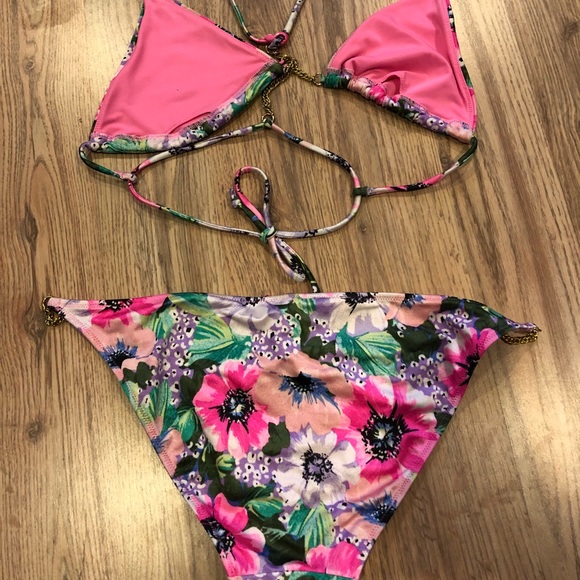 Victoria’s Secret Bikini. - Picture 3 of 5